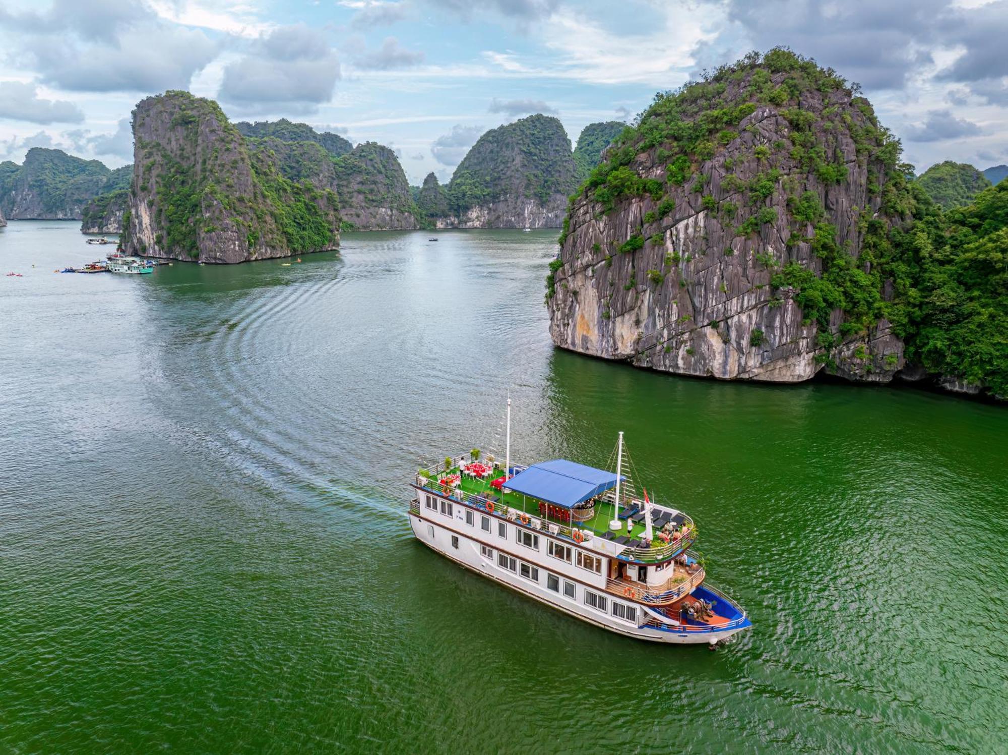 Hotel Sunlight Cruise Ha Long Zewnętrze zdjęcie