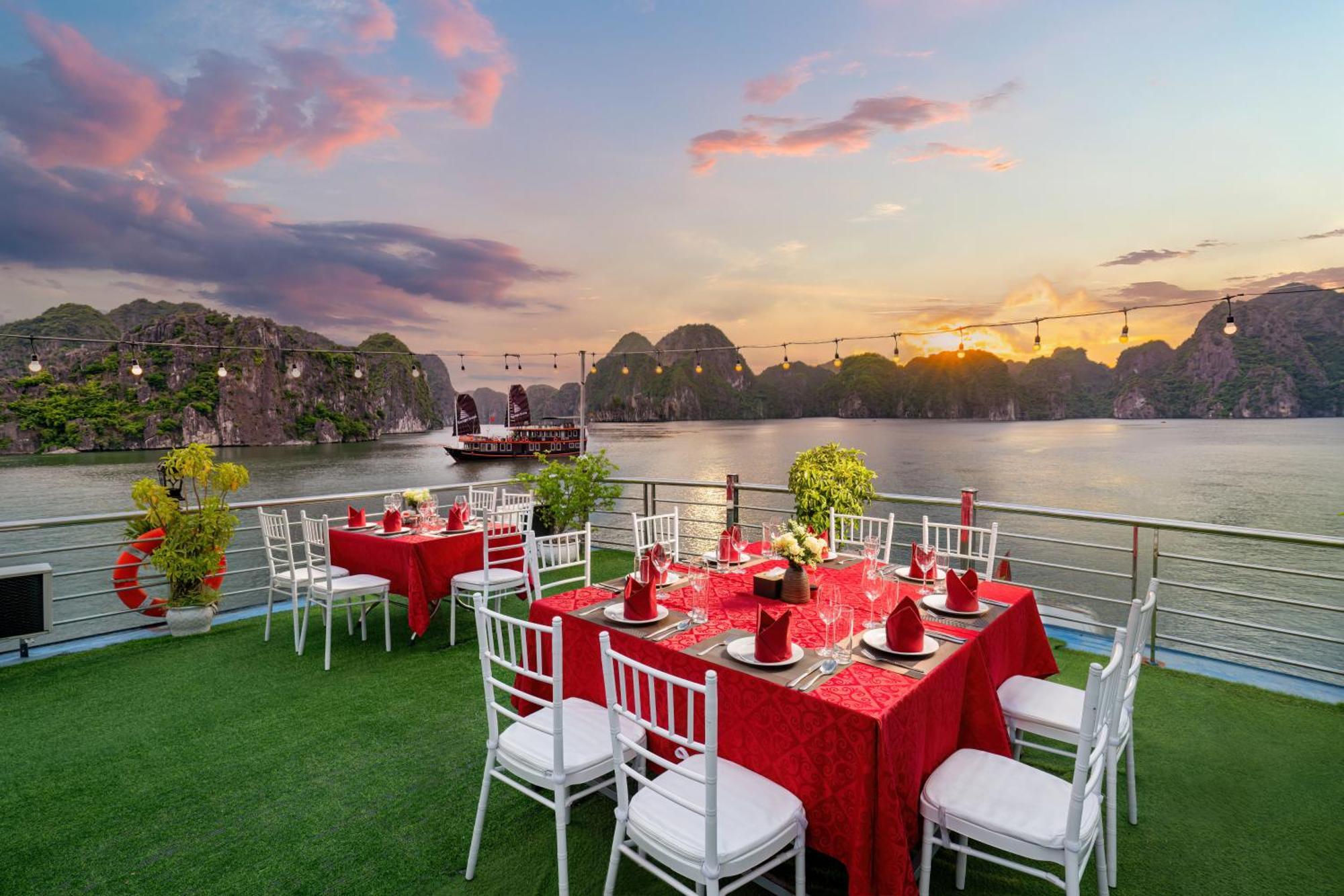 Hotel Sunlight Cruise Ha Long Zewnętrze zdjęcie